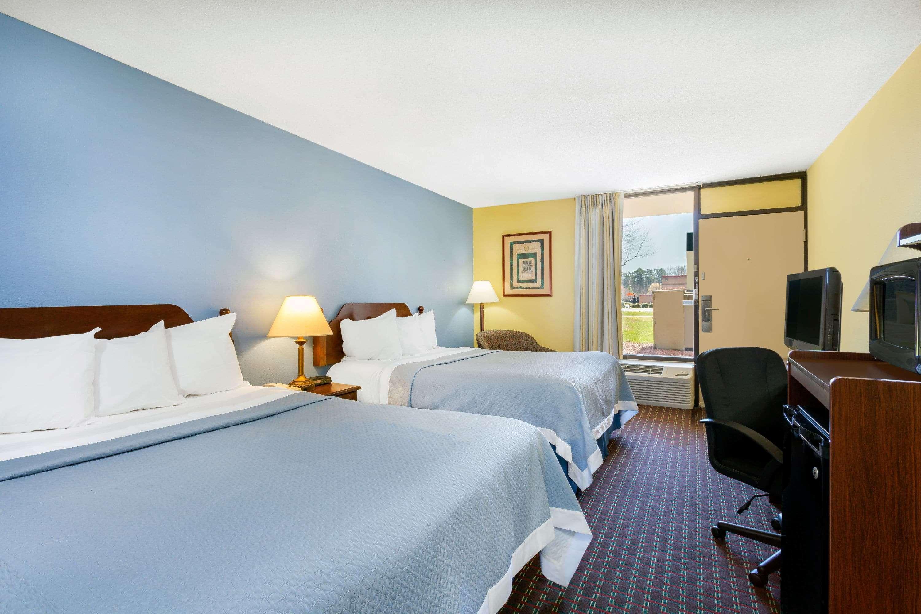 Days Inn By Wyndham Mocksville Buitenkant foto