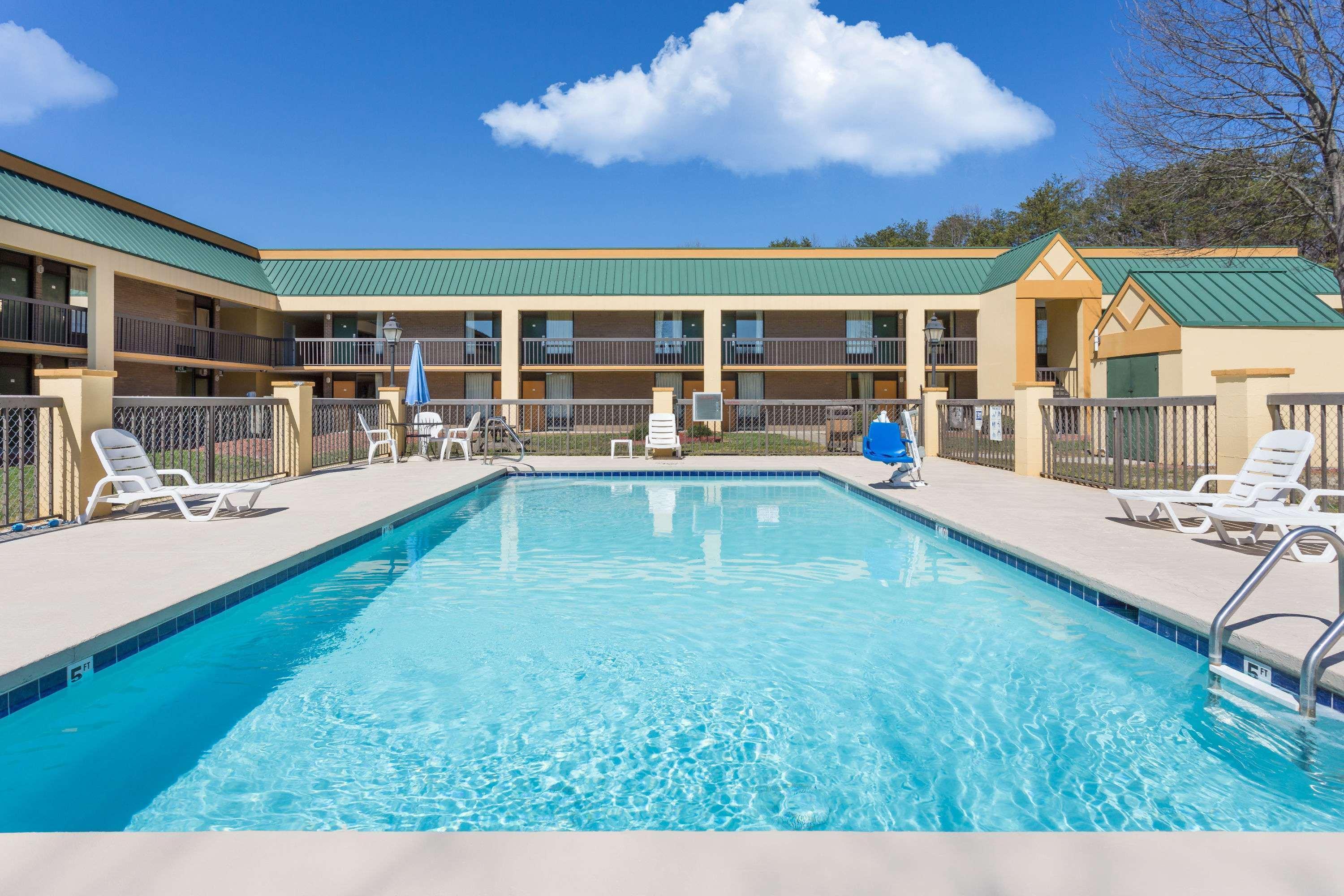 Days Inn By Wyndham Mocksville Buitenkant foto